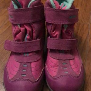 Pink/berry Merrell performance footwear (kids)